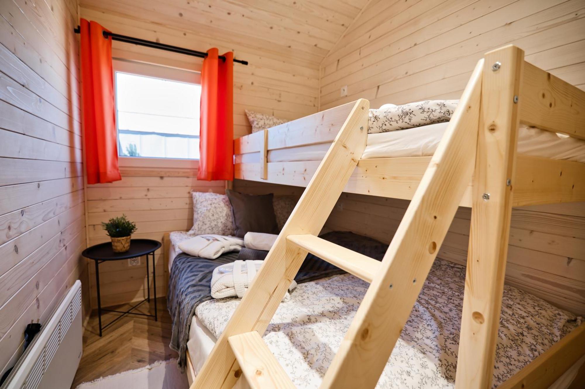 Holiday Park Zator Resort & Spa Екстериор снимка
